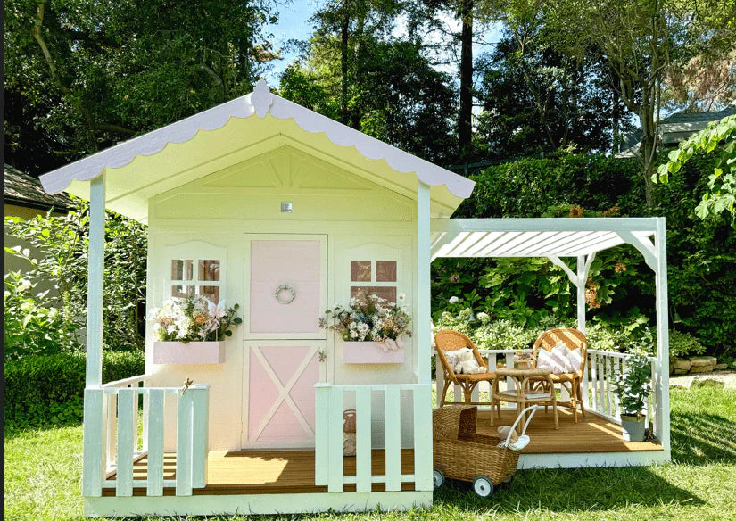 Frankie Grand Playhouse for Kathy Hilton – A Stunning