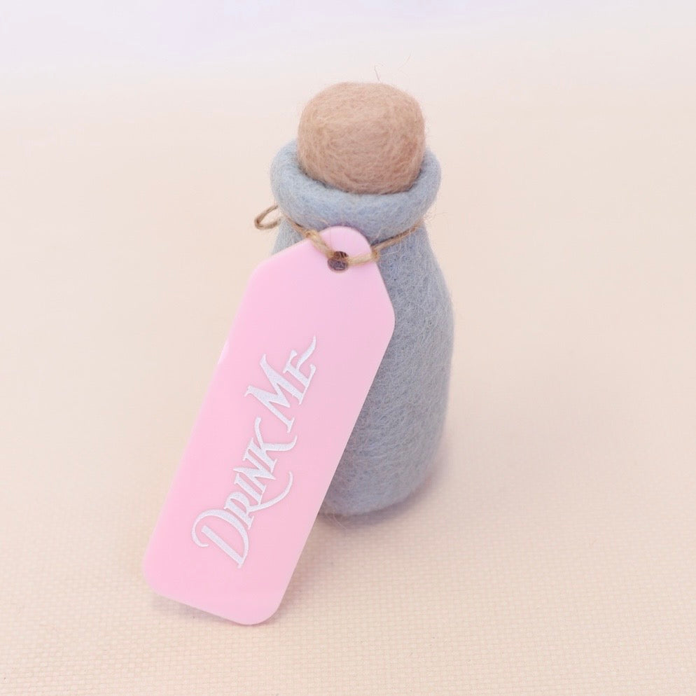 ON SALE Eat me drink me bottle - Alice