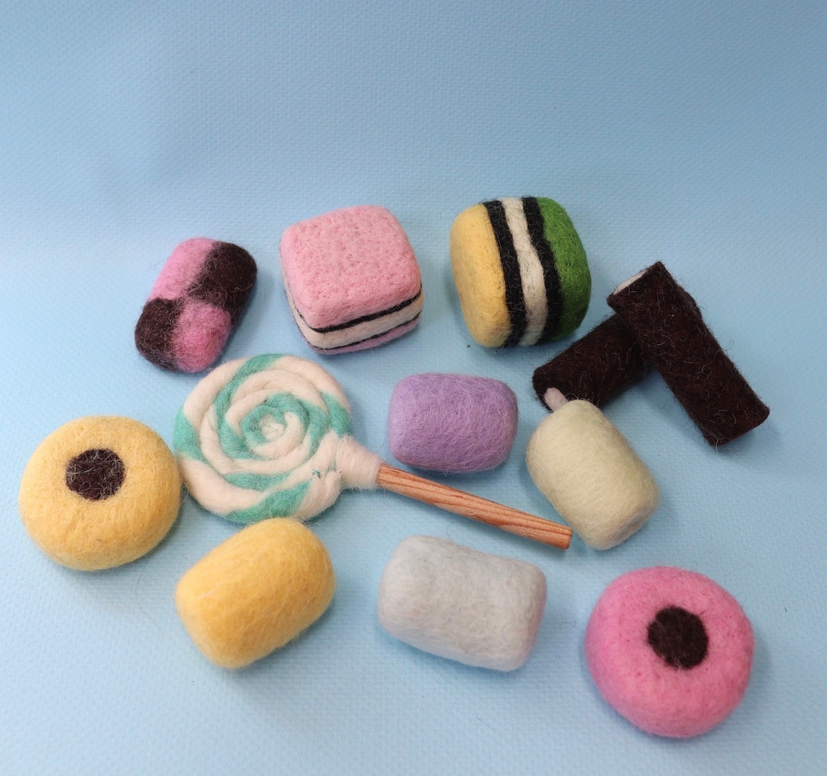 ON SALE Juni mixed sweets 12 pce set