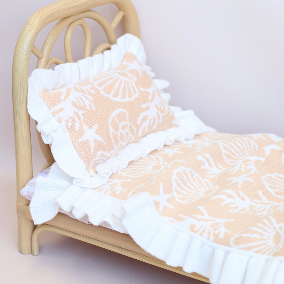 Frilled Shelly blanket + Pillow set in SAND doll bedding