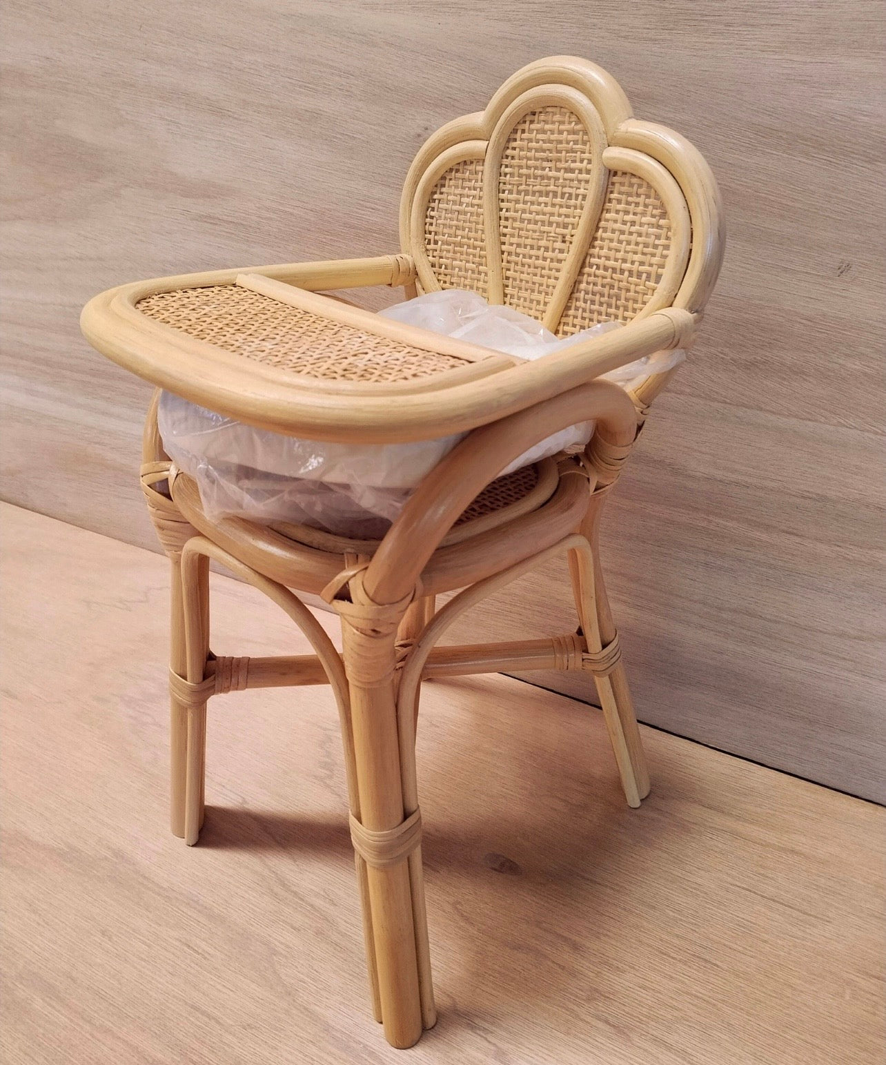 Oceana - Clam Rattan doll high chair