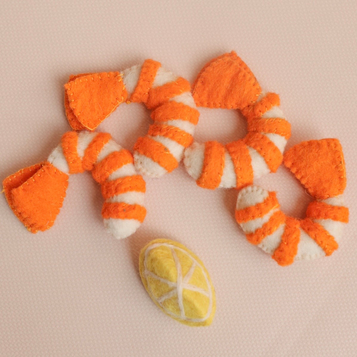 Prawn 🍤 set of 4 with lemon wedge