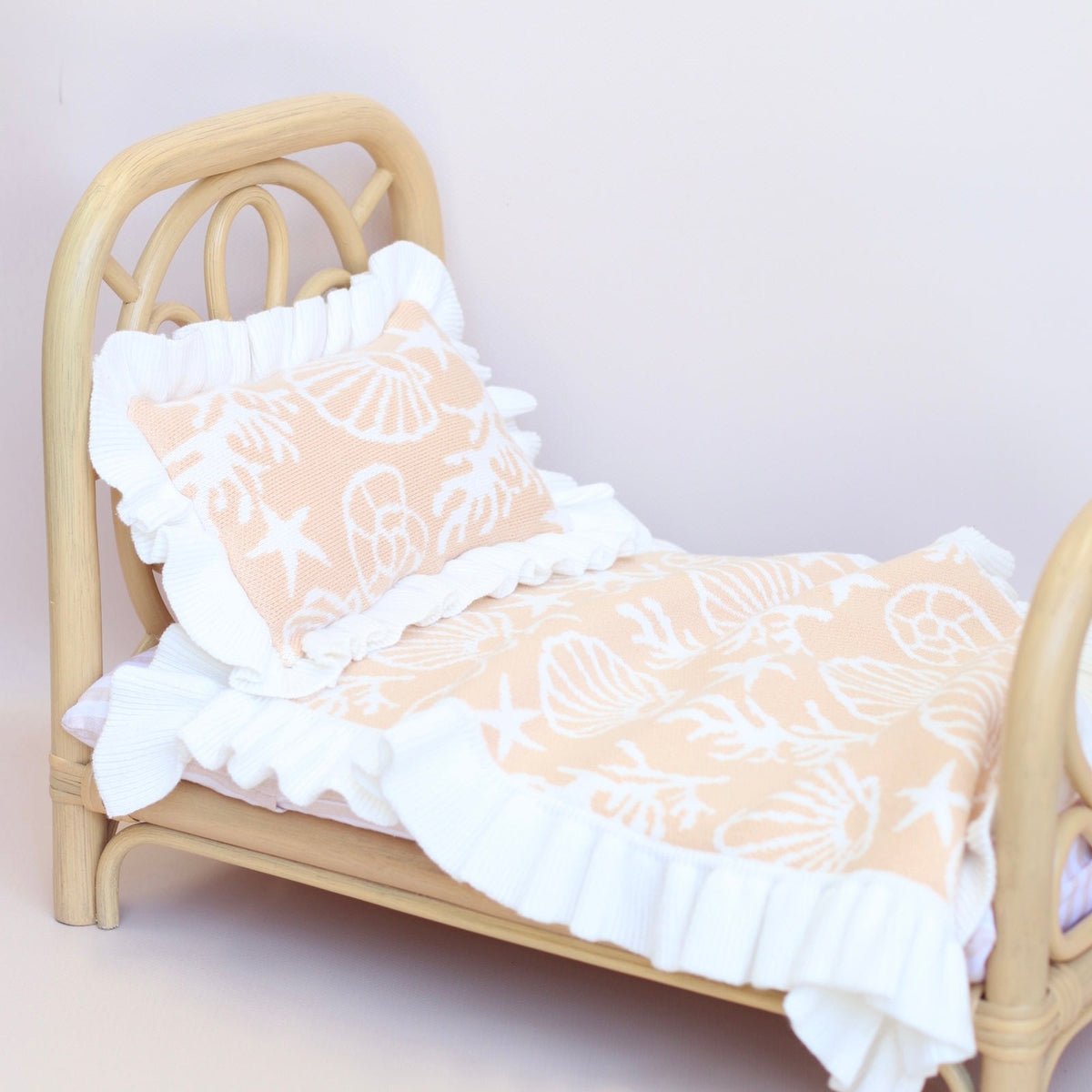 Frilled Shelly blanket + Pillow set in SAND doll bedding