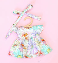 Load image into Gallery viewer, Juni Moon wardrobe - Mini doll threads