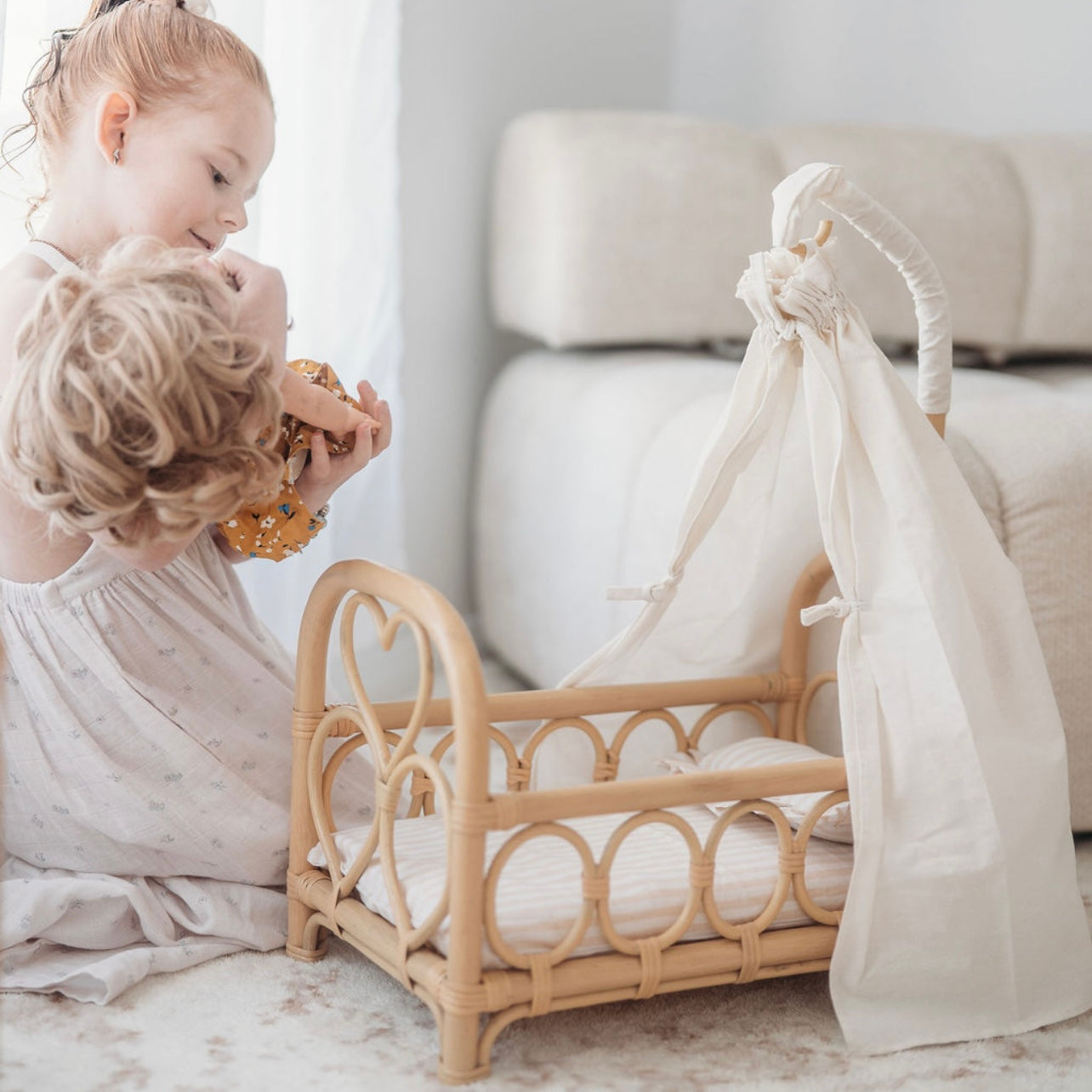 Heartstrings dolls canopy cot with mattress and canopy