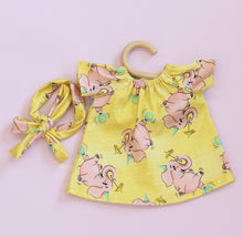 Load image into Gallery viewer, Juni Moon wardrobe - Mini doll threads