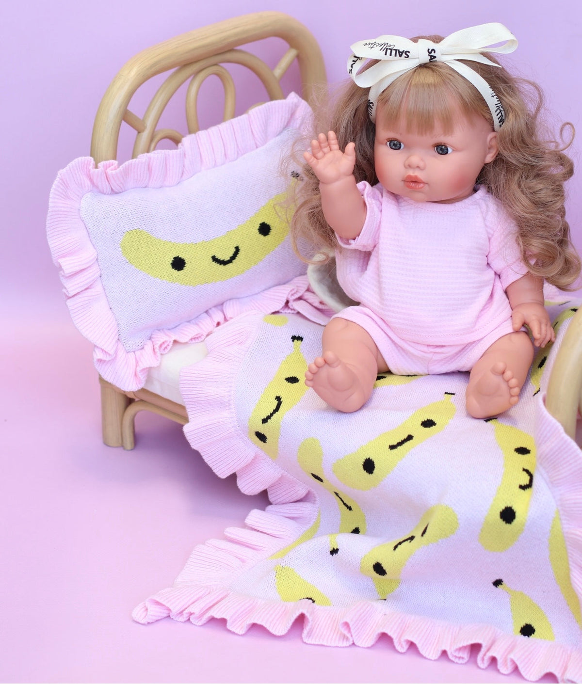 Frilled Smilie Banana doll Blanket + Pillow set