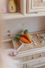 Load image into Gallery viewer, Large carrots