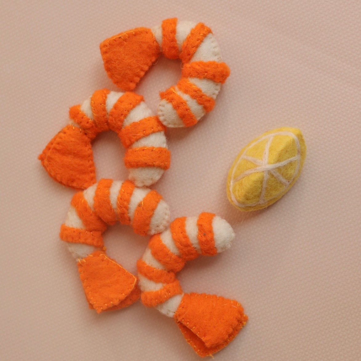 Prawn 🍤 set of 4 with lemon wedge