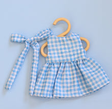 Load image into Gallery viewer, Juni Moon wardrobe - Mini doll threads