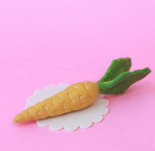 Load image into Gallery viewer, Easter Large carrots