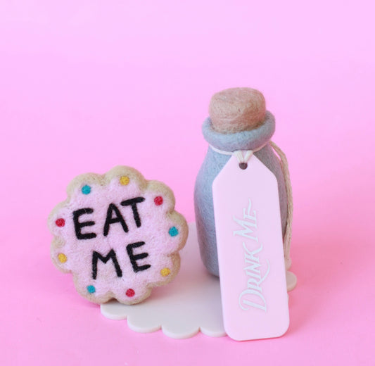 ON SALE Wonderland drink me + eat me set