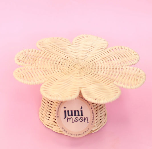 Daisy cake stand