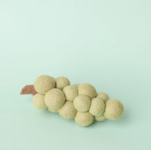 Load image into Gallery viewer, Papoose Felt green grapes - 1 bunch