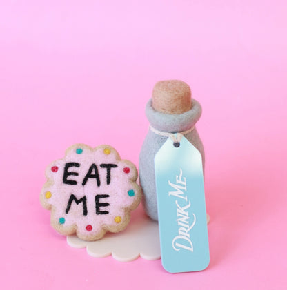 ON SALE Wonderland drink me + eat me set