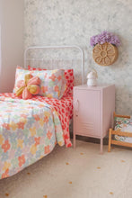 Load image into Gallery viewer, ON SALE Daisy wall basket