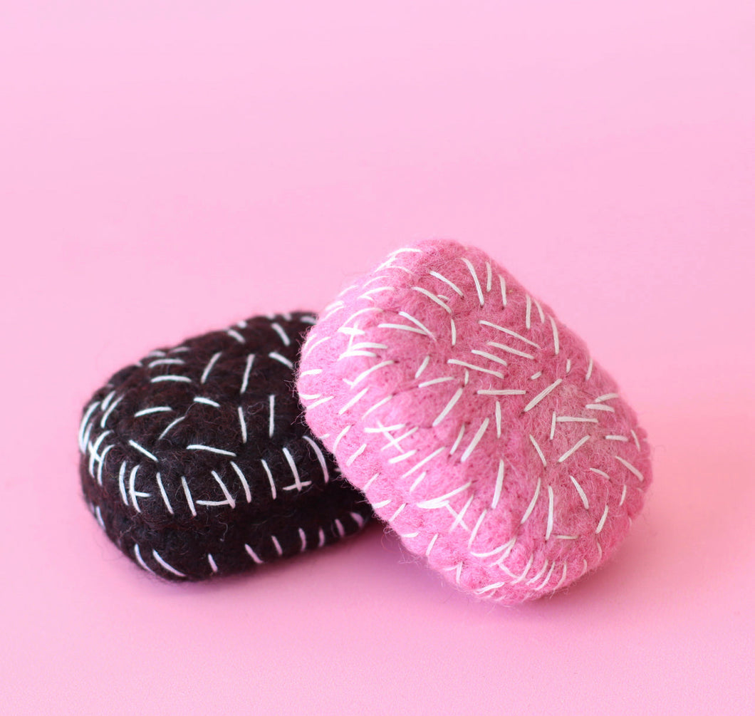 Felt Lamingtons set - 2 pce