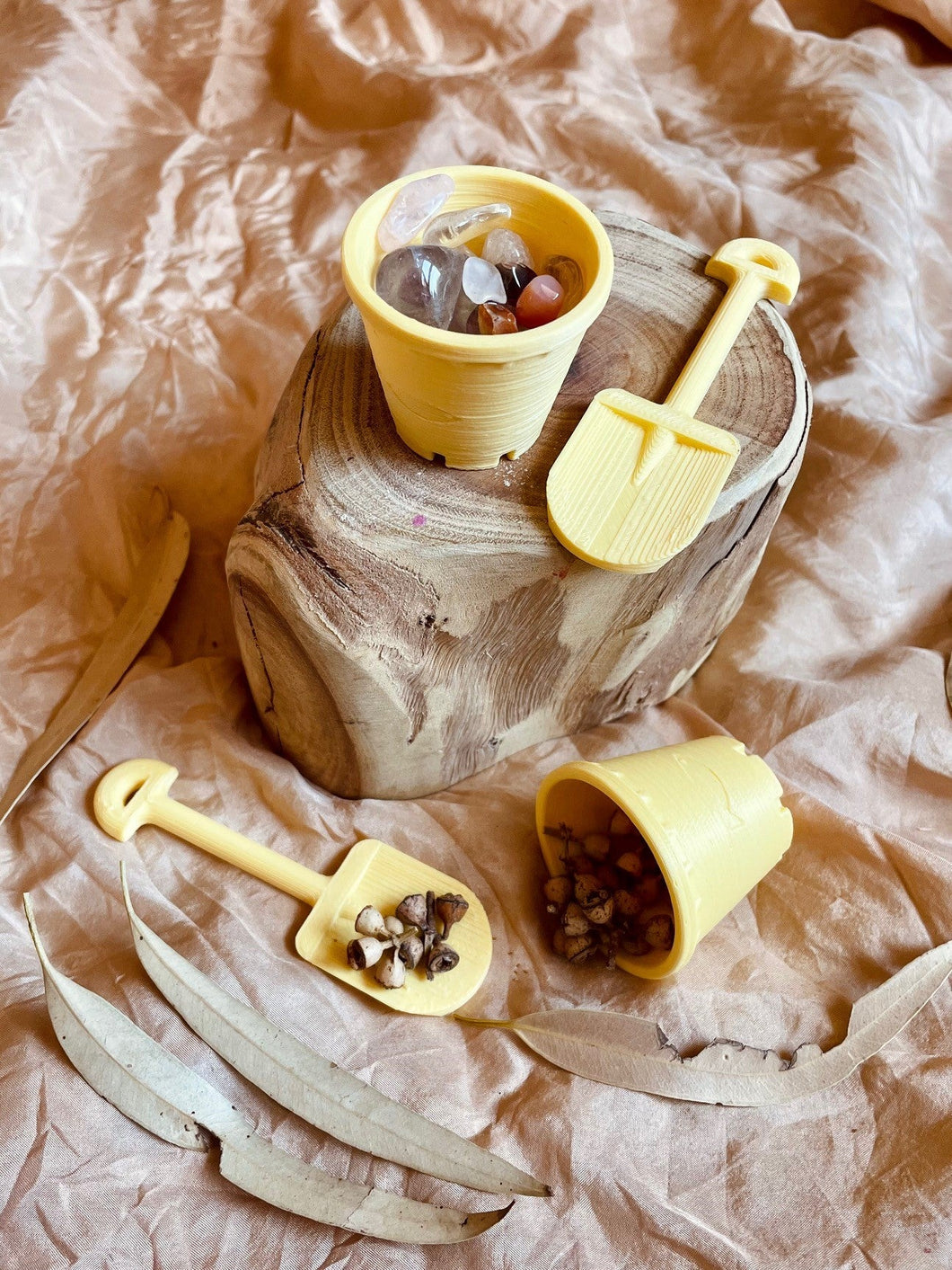 Yellow bucket - playdough spade and bucket