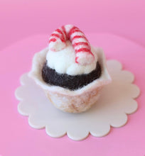 Load image into Gallery viewer, Merry Christmas muffins - muffins and trays