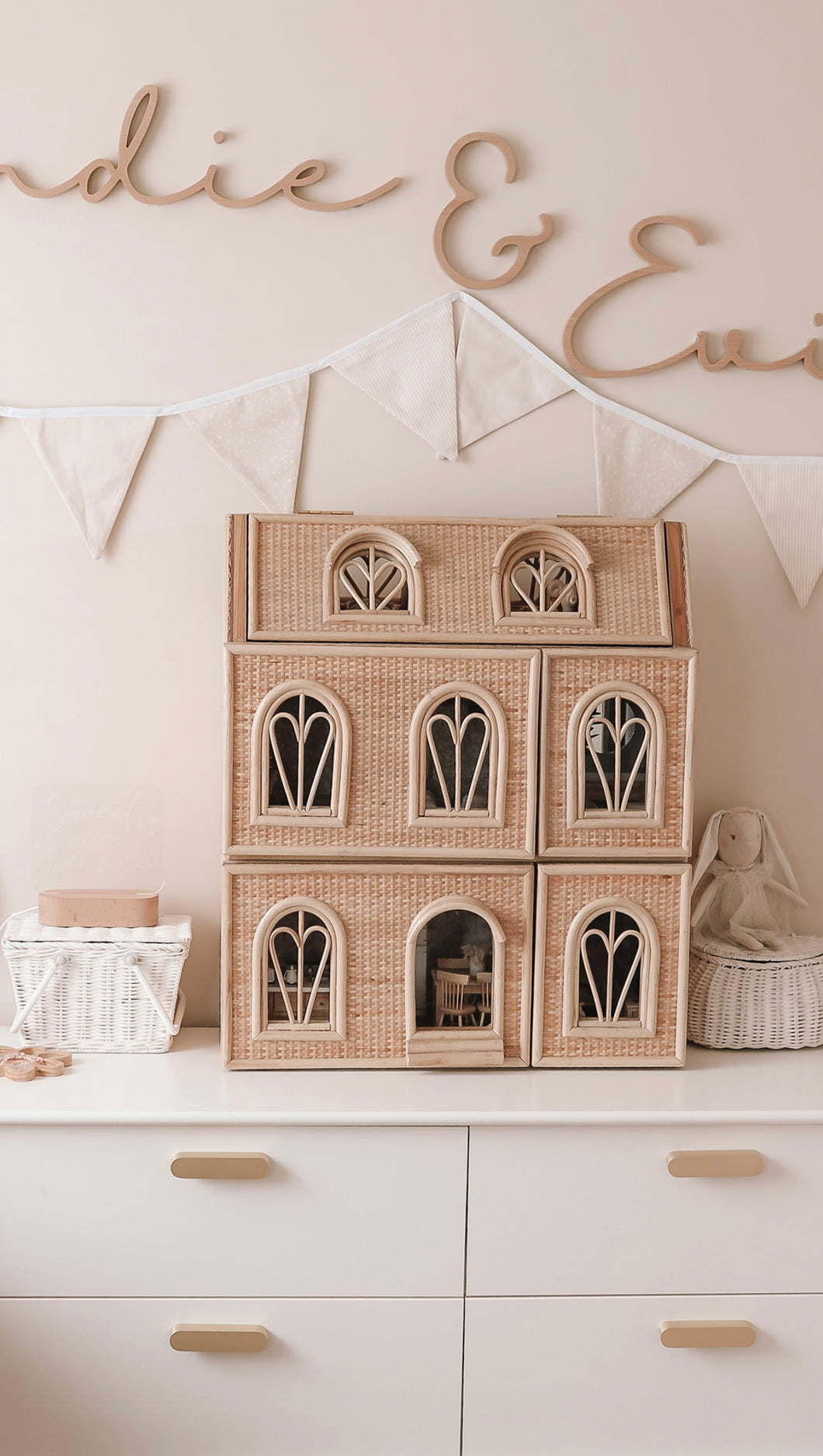 Fully assembled doll houses for 2025 sale