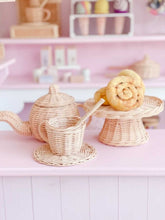 Load image into Gallery viewer, Pain au raisin - 2 pce
