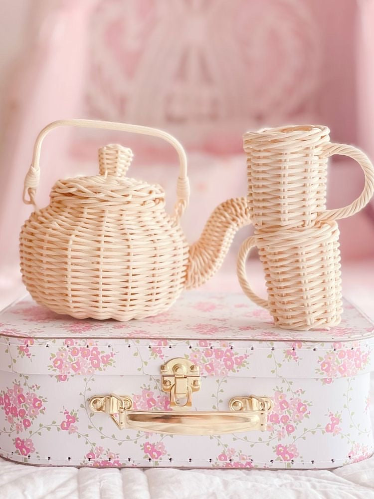 Billy Kettle and mug set