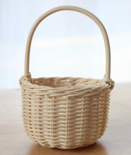 Load image into Gallery viewer, Small Millie basket - 7 bow colour choices