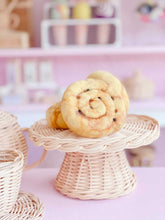 Load image into Gallery viewer, Pain au raisin - 2 pce