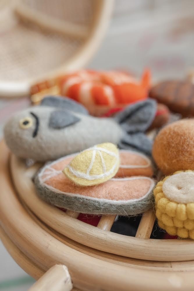 PRE ORDER MARCH Rattan kids BBQ + tongs + hot coals ( Australia only)