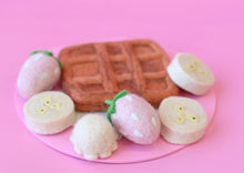 Load image into Gallery viewer, Waffle with banana strawberries and ice cream - 7 pce