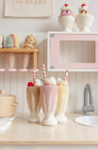 Load image into Gallery viewer, Shake it up &#39;Classic Milkshakes and smoothies - 8 flavours