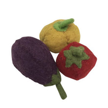 Load image into Gallery viewer, Felt eggplant and capsicums - 3 PCs